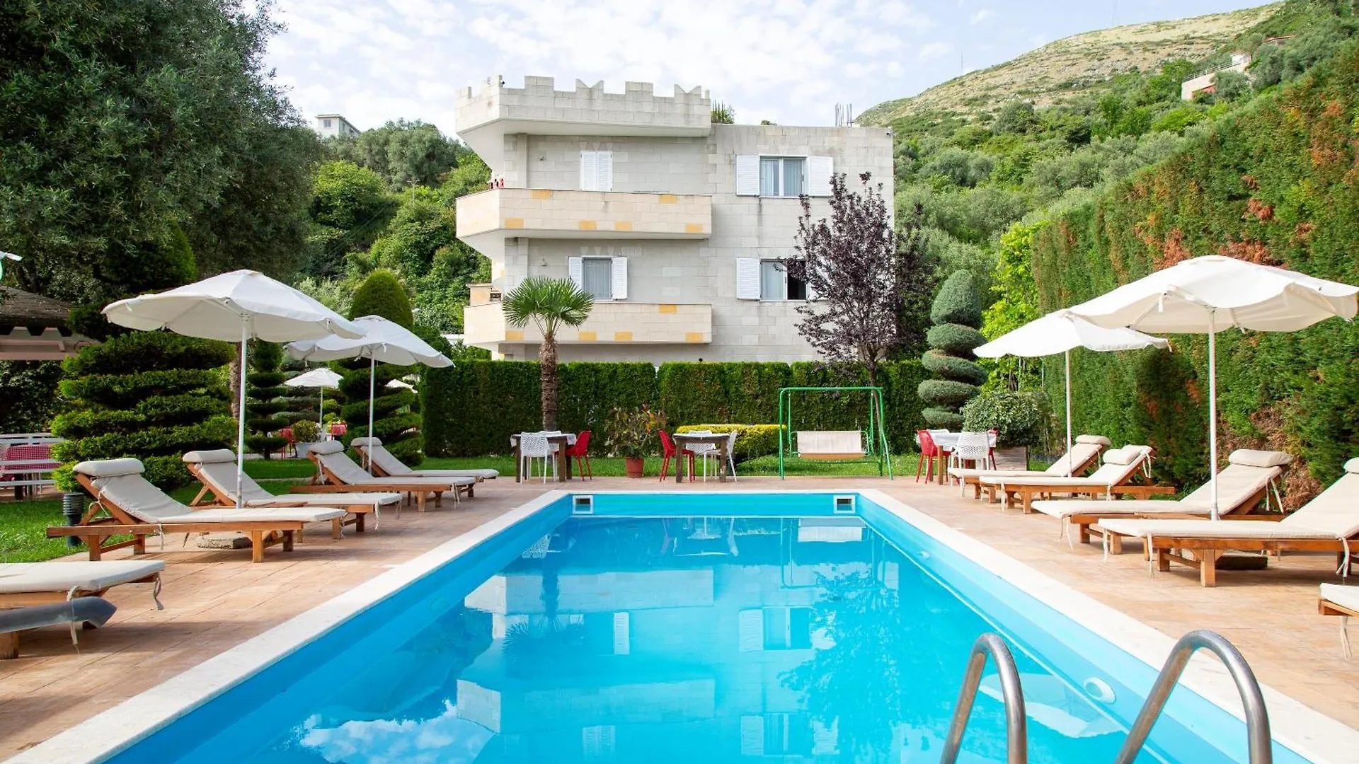 **** Aparthotel Vila Florika Hotel Borsh Albanien