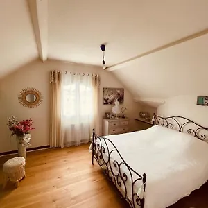 https://le-mas-aux-papillons.hotels-rhonealpes.com