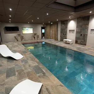 https://caracalla-chambres-dhotes-avec-piscine-jaccuzi-et-hammam.hotels-rhonealpes.com